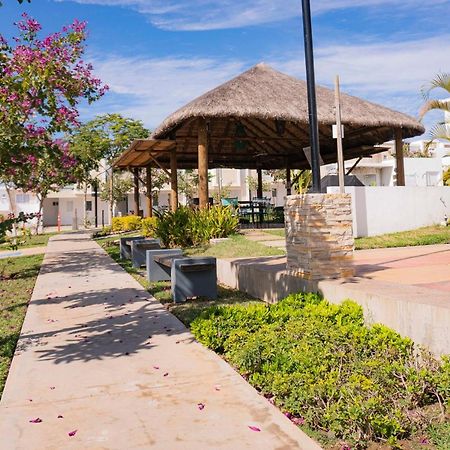 הוילה מזטלן Casa En Privada Frente A La Playa Con Alberca! מראה חיצוני תמונה