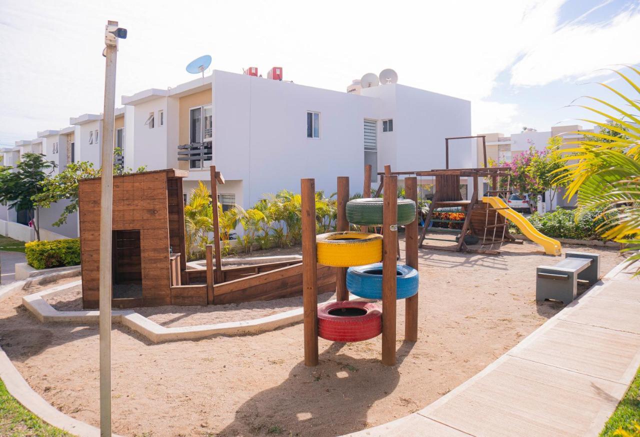 הוילה מזטלן Casa En Privada Frente A La Playa Con Alberca! מראה חיצוני תמונה