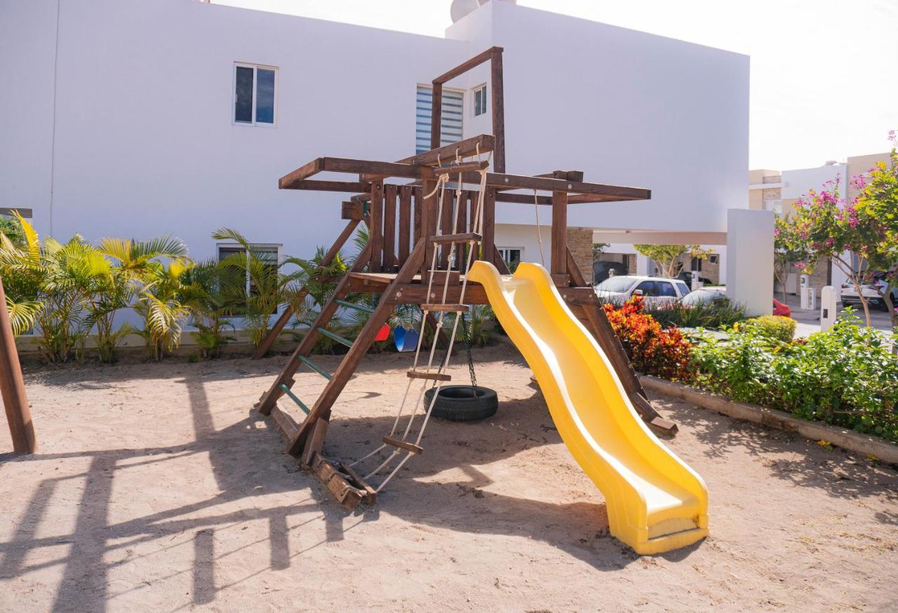 הוילה מזטלן Casa En Privada Frente A La Playa Con Alberca! מראה חיצוני תמונה