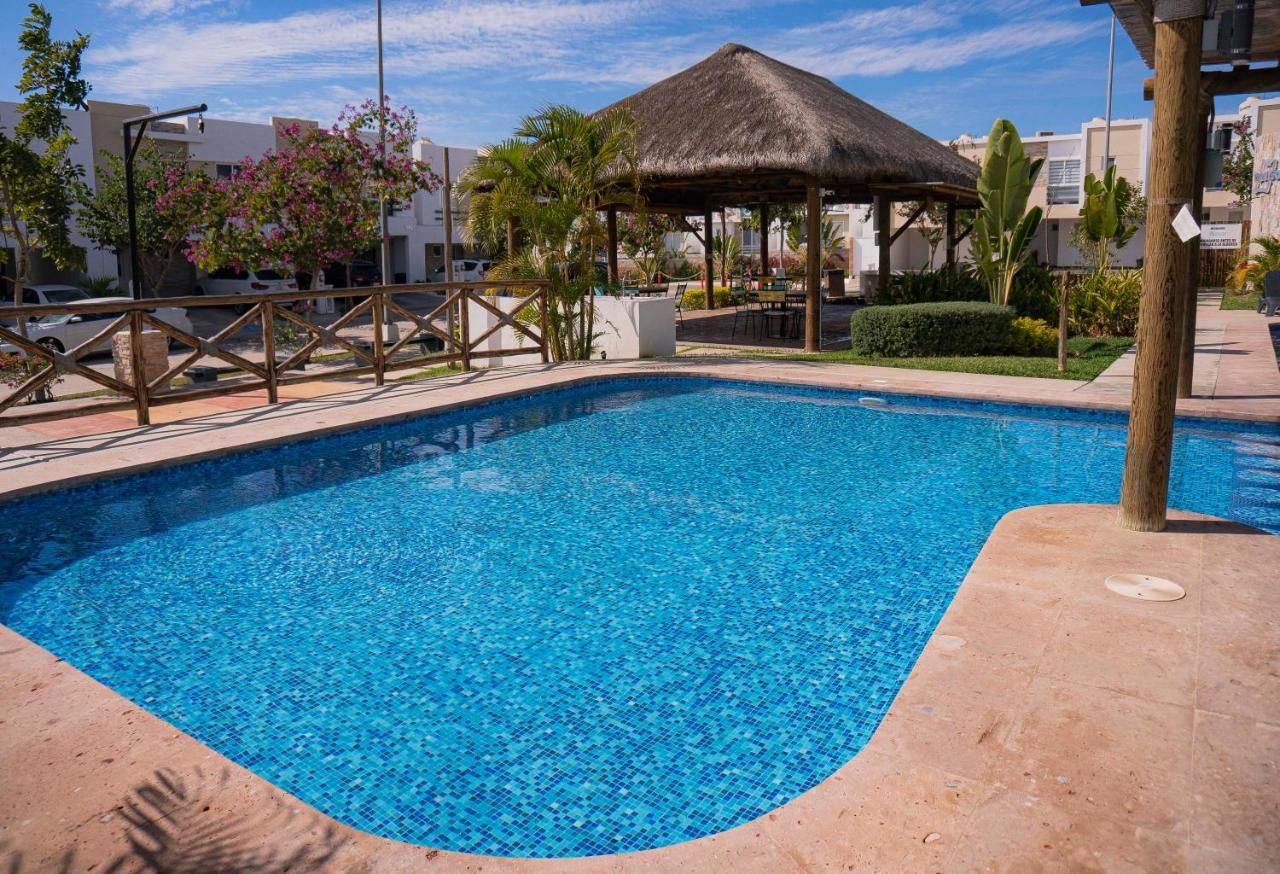 הוילה מזטלן Casa En Privada Frente A La Playa Con Alberca! מראה חיצוני תמונה