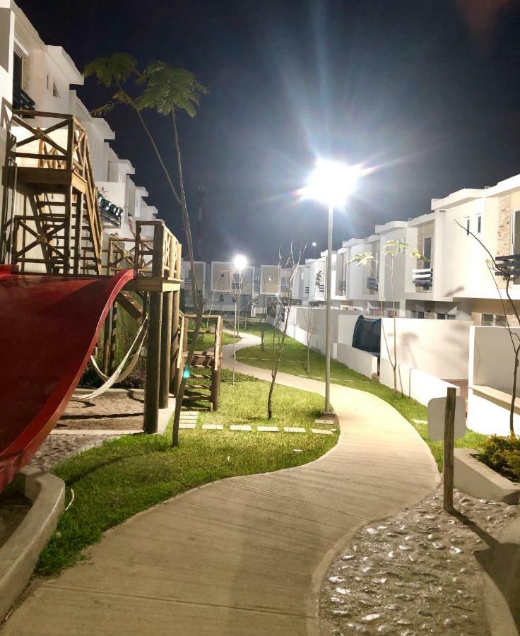 הוילה מזטלן Casa En Privada Frente A La Playa Con Alberca! מראה חיצוני תמונה
