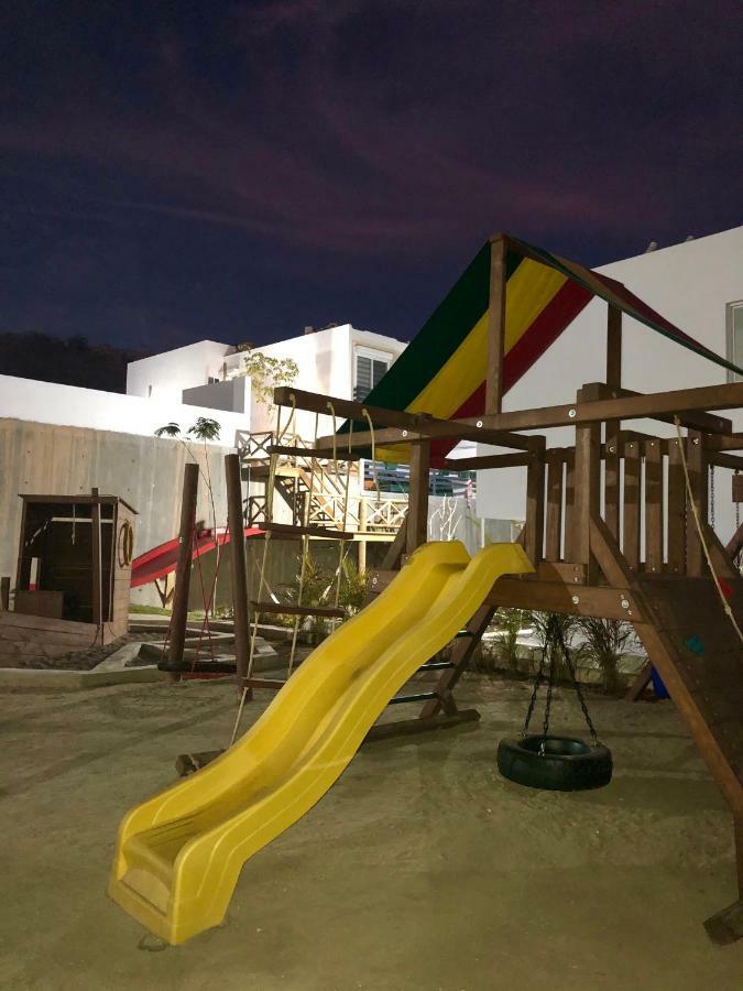 הוילה מזטלן Casa En Privada Frente A La Playa Con Alberca! מראה חיצוני תמונה