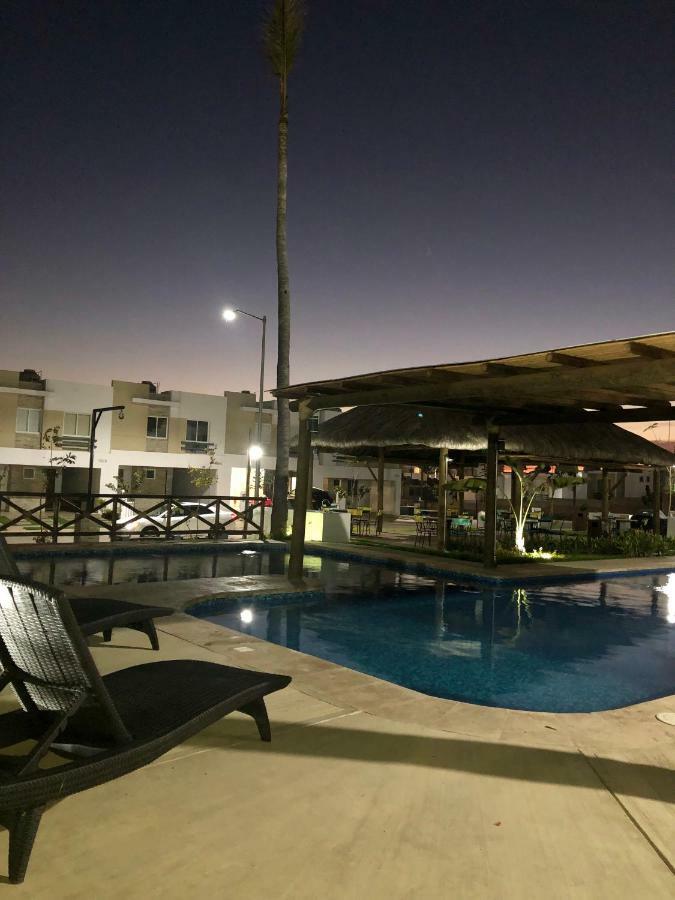הוילה מזטלן Casa En Privada Frente A La Playa Con Alberca! מראה חיצוני תמונה