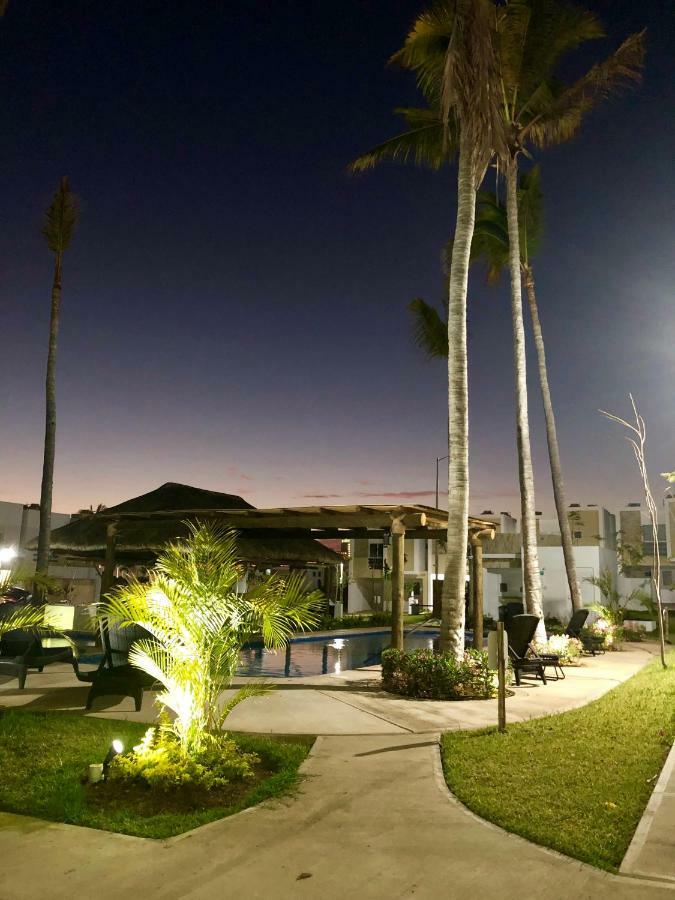 הוילה מזטלן Casa En Privada Frente A La Playa Con Alberca! מראה חיצוני תמונה